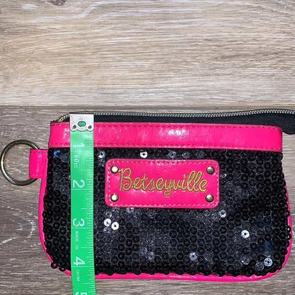 Rare Betsy Johnson Pink and Black Sequins Coin Purse - Picture 3 of 6